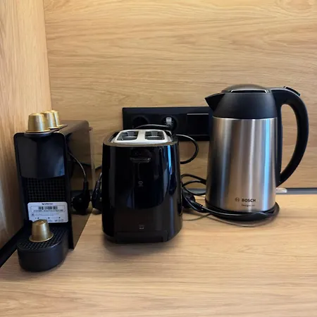 Capri Cozy Near Metro W Working Desk And Wifi