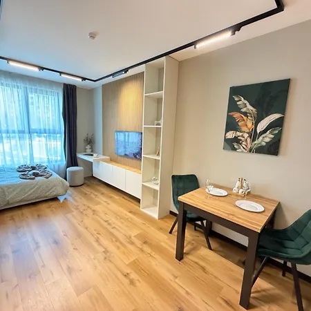 Capri Cozy Near Metro W Working Desk And Wifi Апартаменты